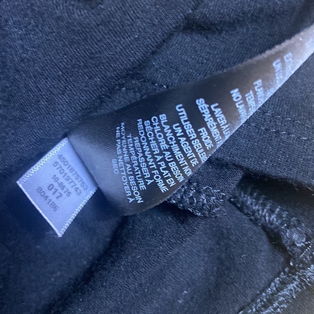 White House Black House Knit Black Vneck shirt​ - Picture 9 of 10